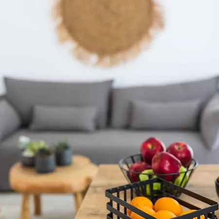 Zoe Cycladic House With Pool بيت للعطل